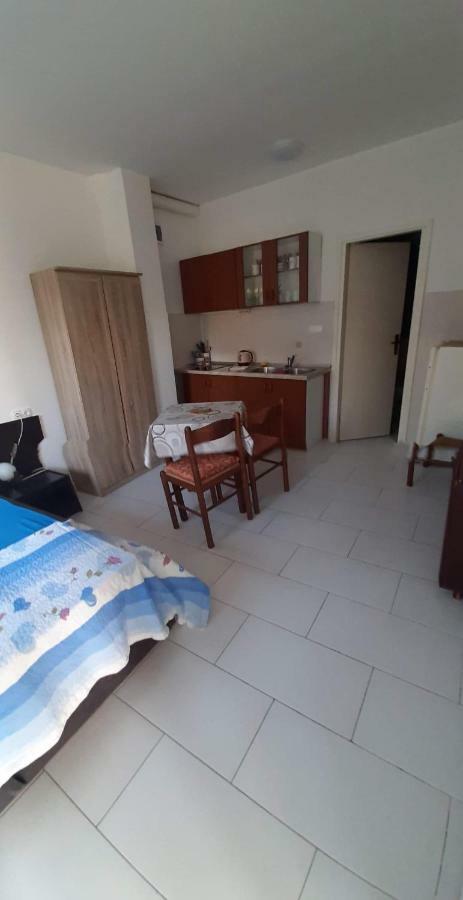 Apartmani Lana Rab Kampor Exterior foto